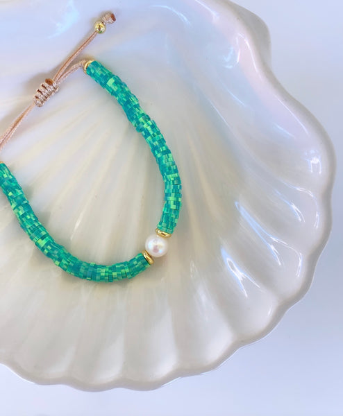 EMERALD MARBLE CLAY + PEARL BRACELET